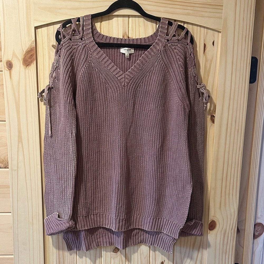 Umgee Dusty Pink V-Neck Sweater with Cutout Details